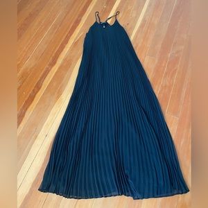 EUC, Black pleated maxi, size M